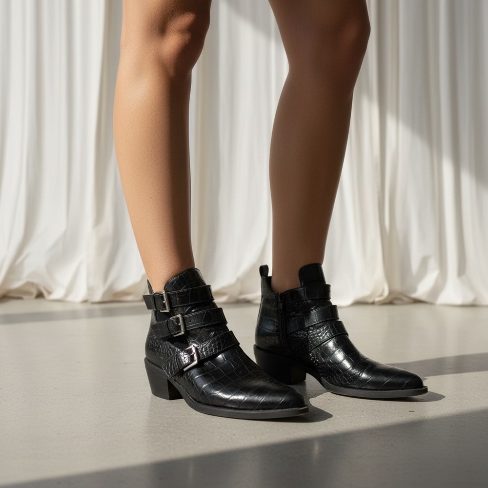 Steve Madden croc strappy ankle bootie size 8